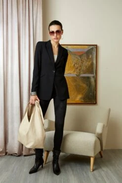 Elie Tahari Large Knot Leather Handbag 10 Elie Tahari Large Knot Leather Handbag -ELIE TAHARI Sales EU88711U JACKET BLACK 803 50473151 a935 4d5d a7e0 e49cadf2b827